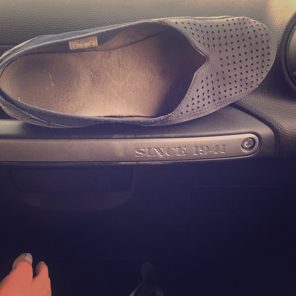 ISO 🕵🏻‍♀️ Patagonia Maha flats-Navy- size 8